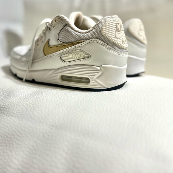 NIKE Air Max 90 Premium, 7.5 Leather White & Gold - Picture 11 of 11